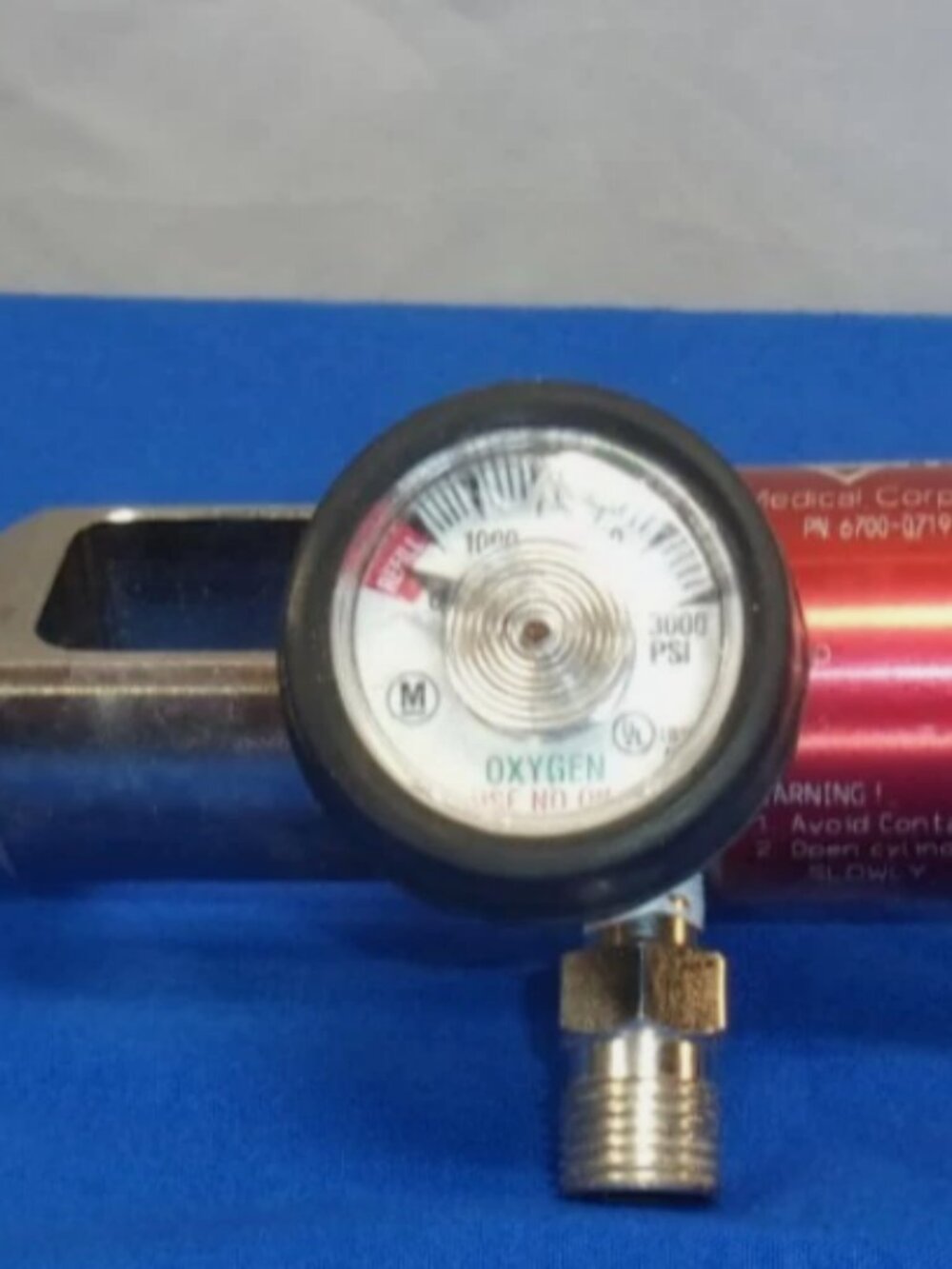 OHIO MEDICAL OXYGEN FLOW CONTROL REGULATOR 50 PSI PN 6700-0719-800 SV 253